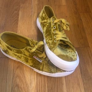 Gold Velvet Supergas